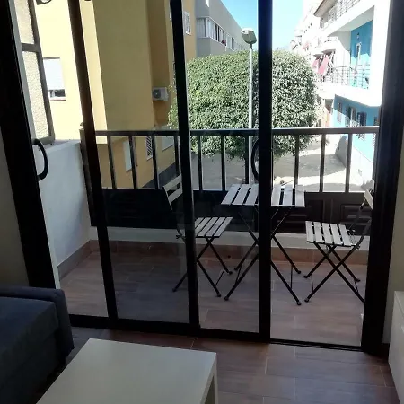 Los Angeles Apartment *